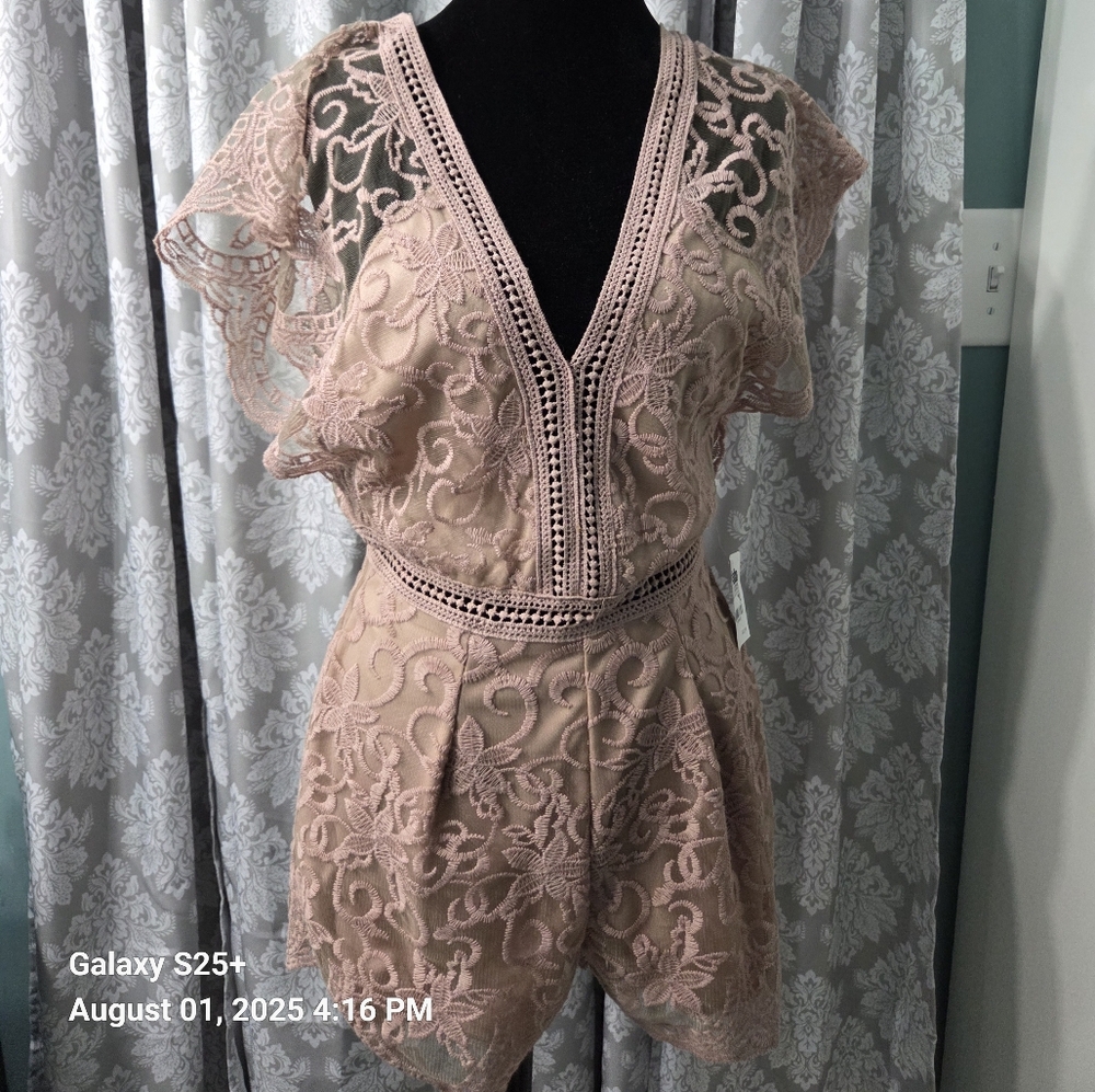 Elegant Lace V-Neck Dress in Pink